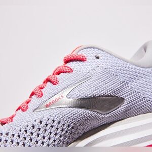 Brooks Revel 2 Size 9